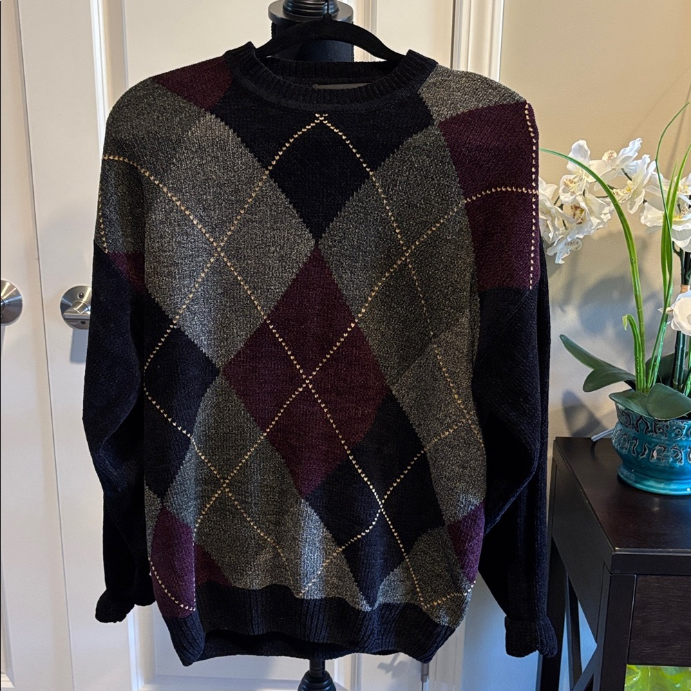 Croft & Barrow Black Argyle Sweater.  Men’s size Small.  EUC.